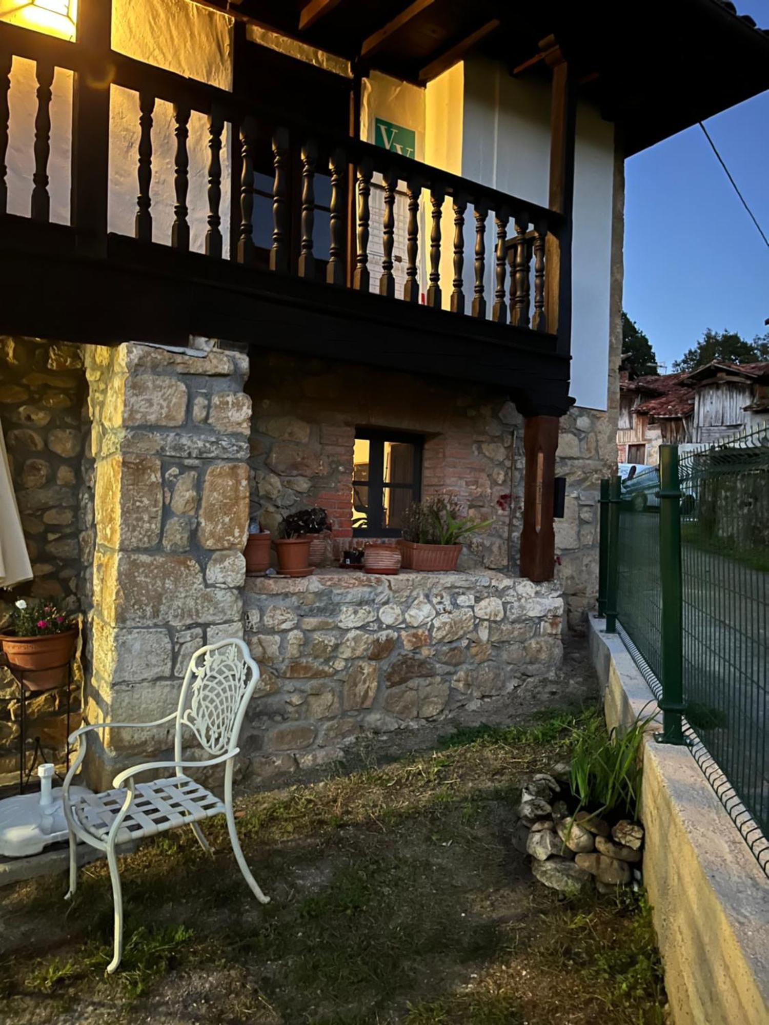 La Casina Del Corral Villa Onís Buitenkant foto